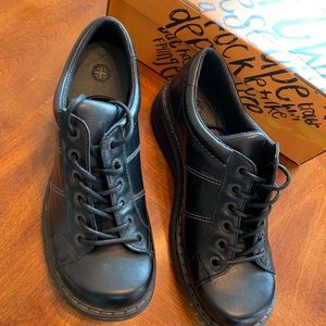 Dr Martens Bailey black shoe